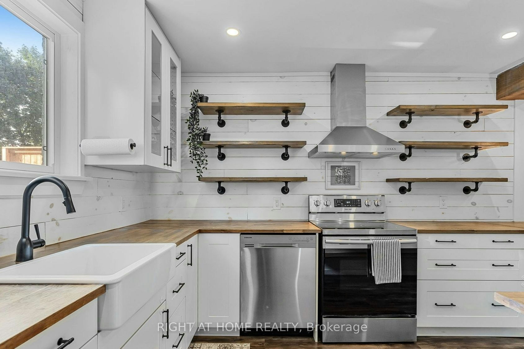 110 Cameron Avenue N, Hamilton, ON, L8H 4Z2 - 4