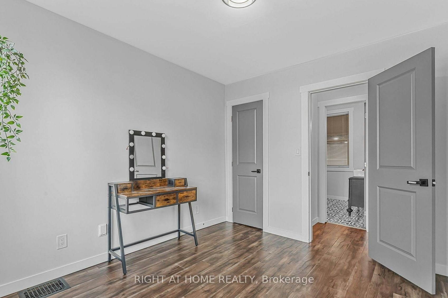 110 Cameron Avenue N, Hamilton, ON, L8H 4Z2 - 16