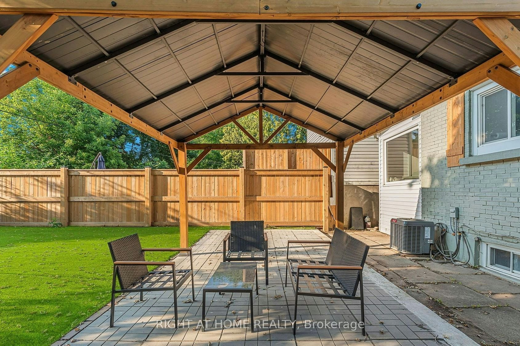 110 Cameron Avenue N, Hamilton, ON, L8H 4Z2 - 29