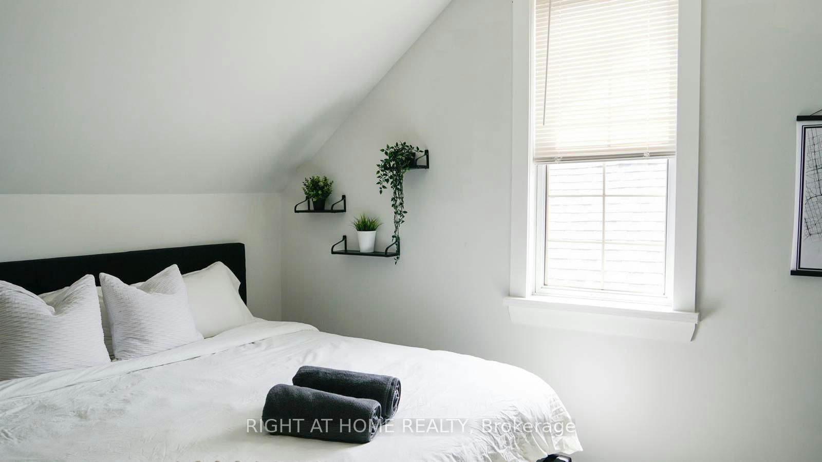110 Cameron Avenue N, Hamilton, ON, L8H 4Z2 - 22