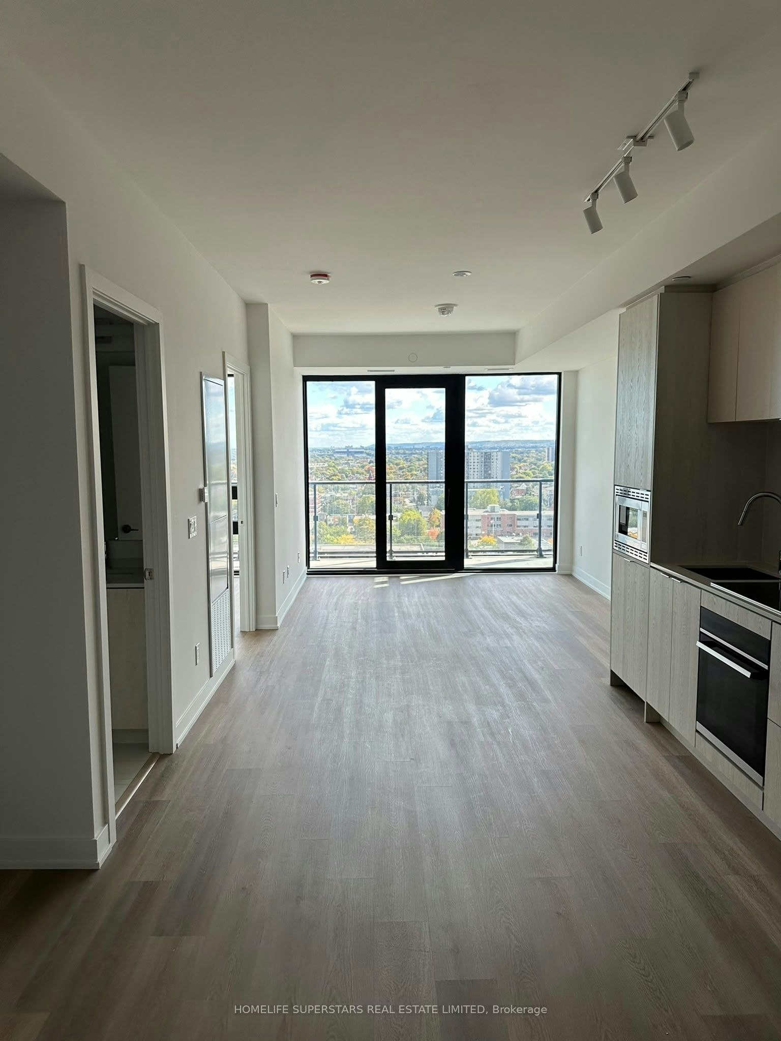 101 John Street, Hamilton, ON, L8R 1H7 - 2