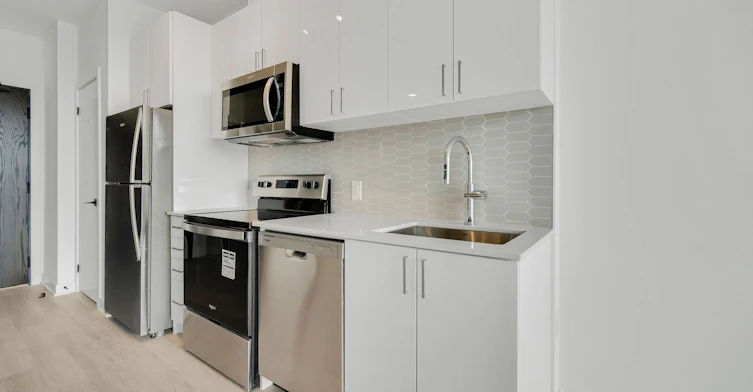 803-2782 Barton Street E, Hamilton, ON, L8E 0L3 - 20