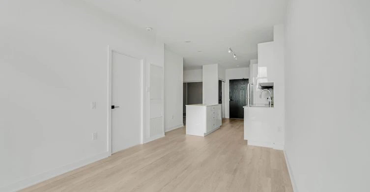 803-2782 Barton Street E, Hamilton, ON, L8E 0L3 - 17