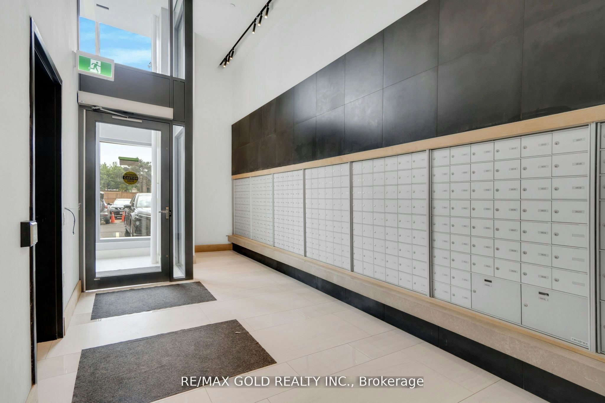 803-2782 Barton Street E, Hamilton, ON, L8E 0L3 - 9