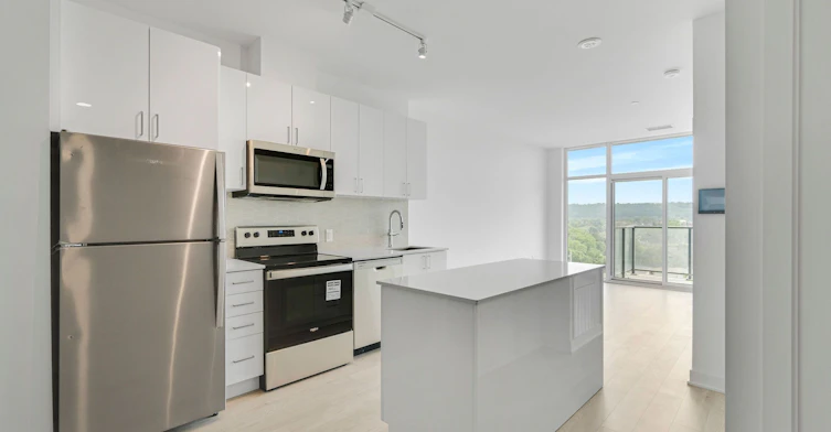 803-2782 Barton Street E, Hamilton, ON, L8E 0L3 - 2