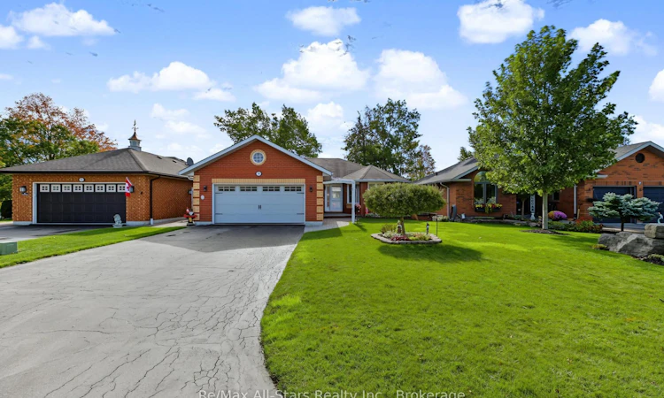 9 Hillview Drive