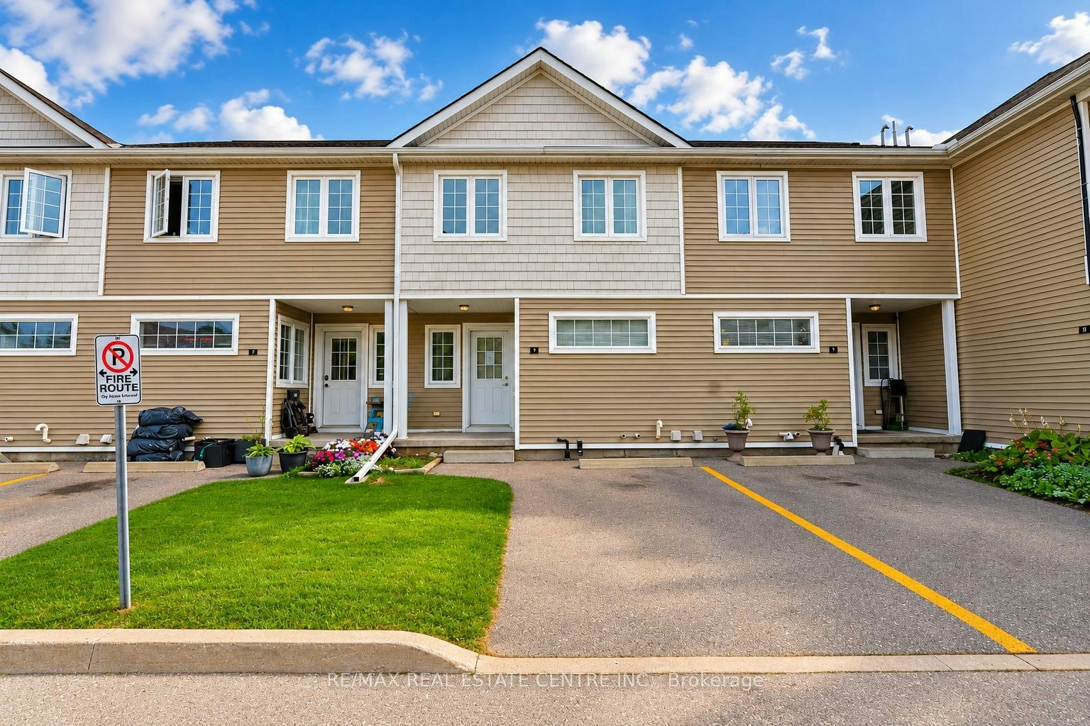 8-23 Howe Drive, Kitchener, ON, N2E 1J3