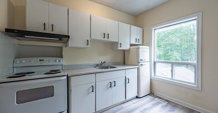 (Upper Floor)-307 Grey Street E, London, ON, N6B 1G7 - 4