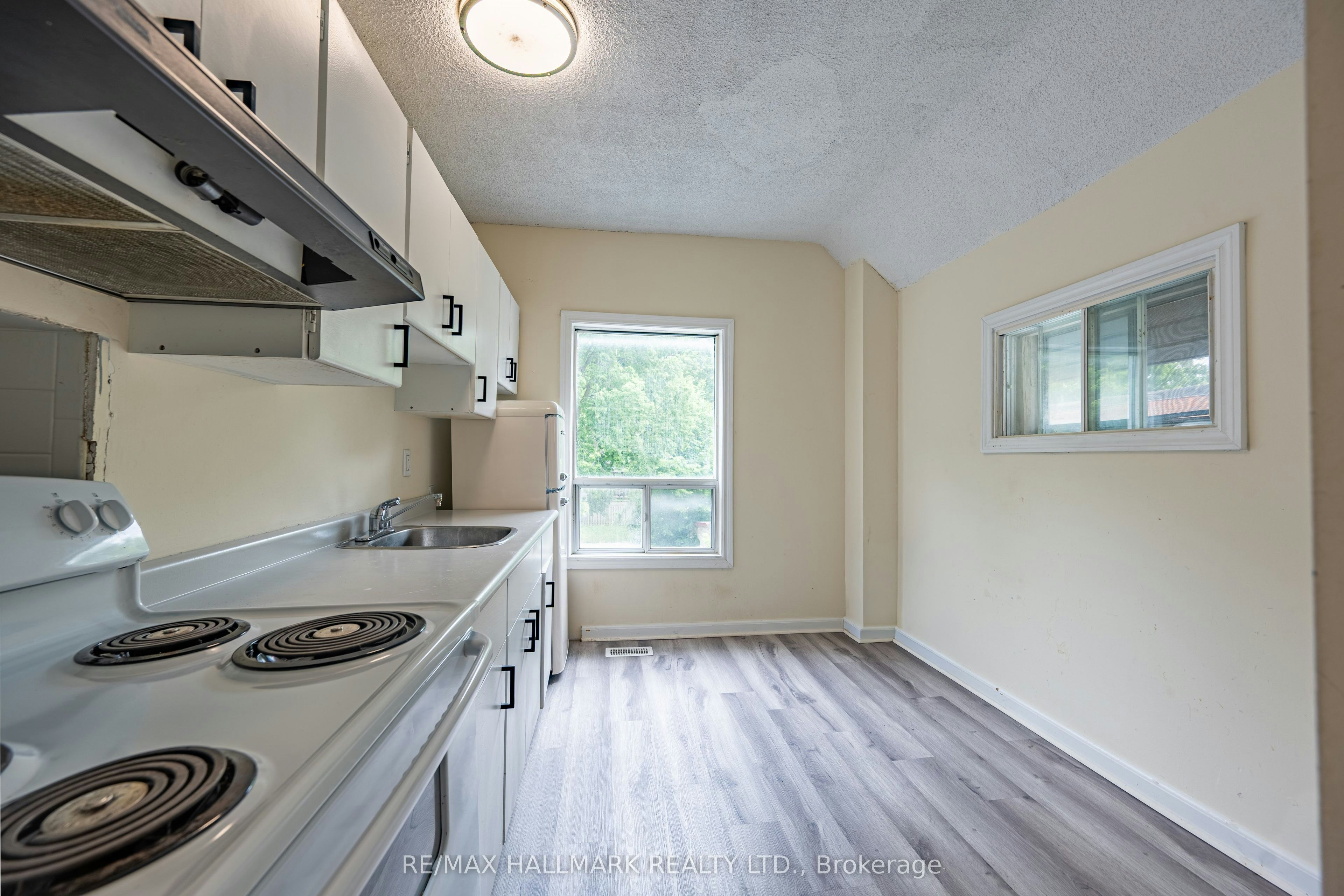 (Upper Floor)-307 Grey Street E, London, ON, N6B 1G7 - 5