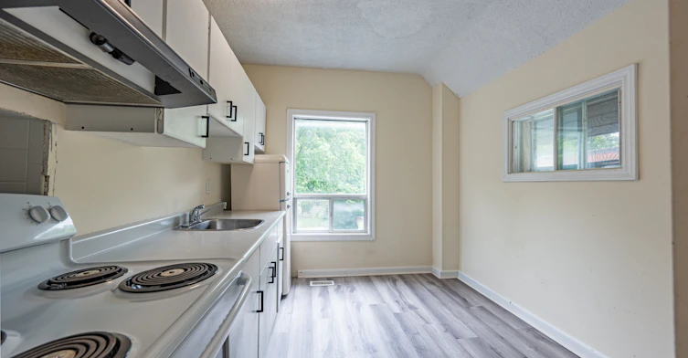 (Upper Floor)-307 Grey Street E, London, ON, N6B 1G7 - 5