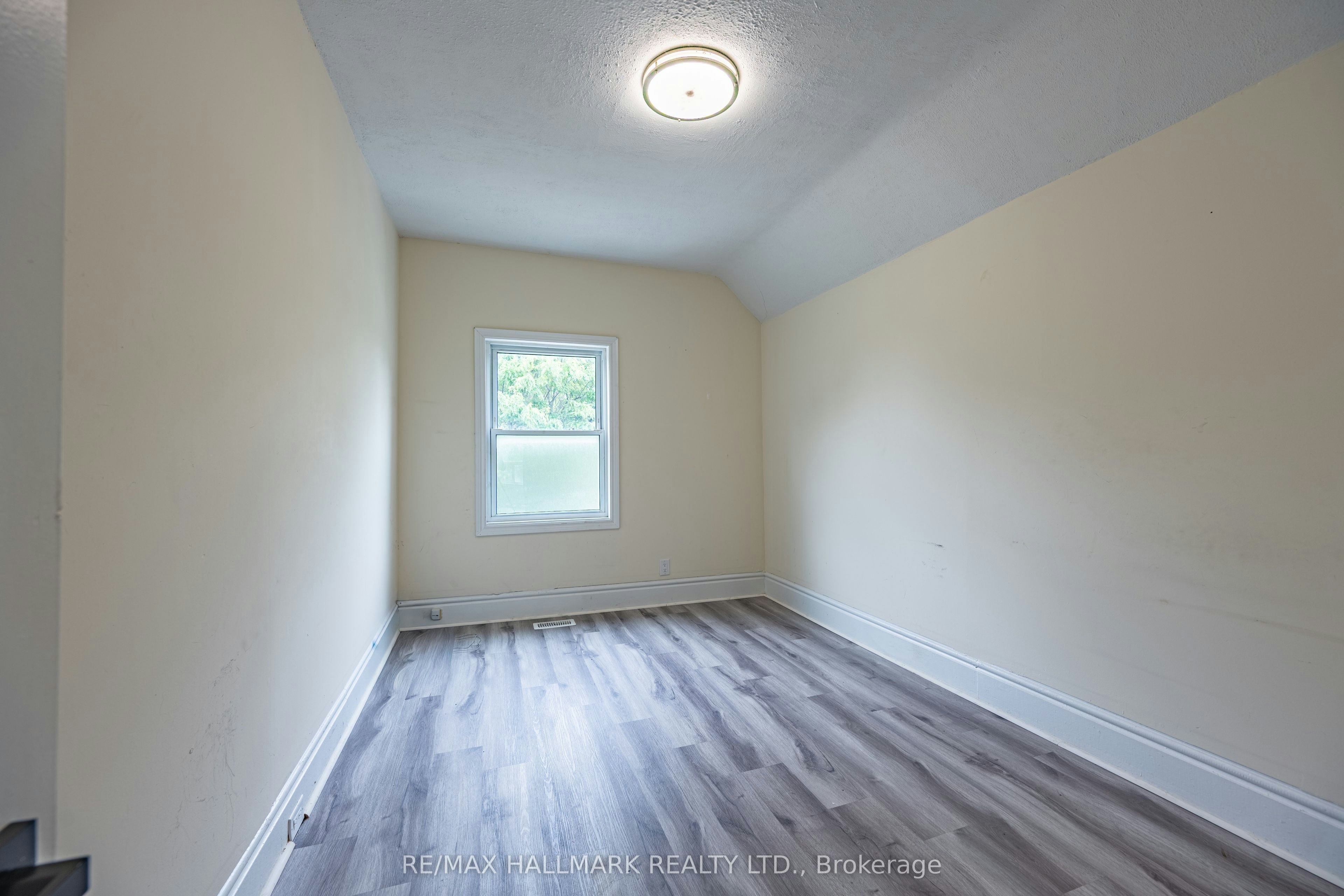 (Upper Floor)-307 Grey Street E, London, ON, N6B 1G7 - 8