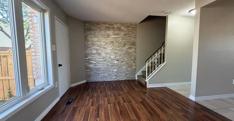 60-120 Quigley Road, Hamilton, ON, L8K 6L4 - 5
