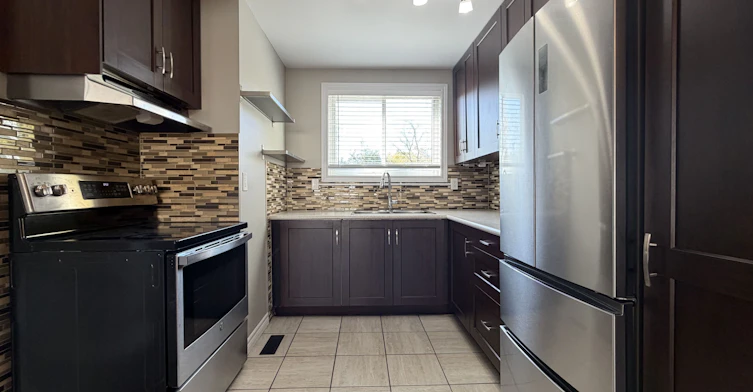 60-120 Quigley Road, Hamilton, ON, L8K 6L4 - 7