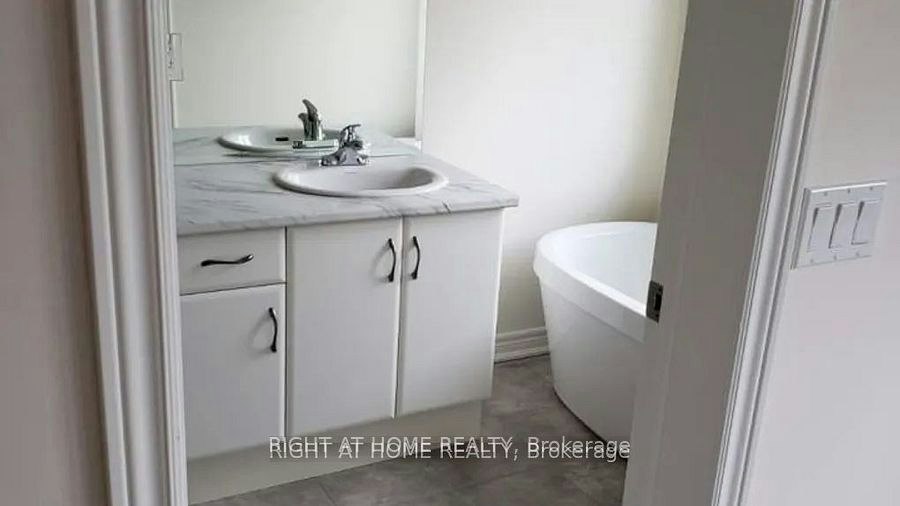 27 Bayonne Drive, Hamilton, ON, L8J 2T7 - 10