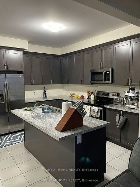 27 Bayonne Drive, Hamilton, ON, L8J 2T7 - 4