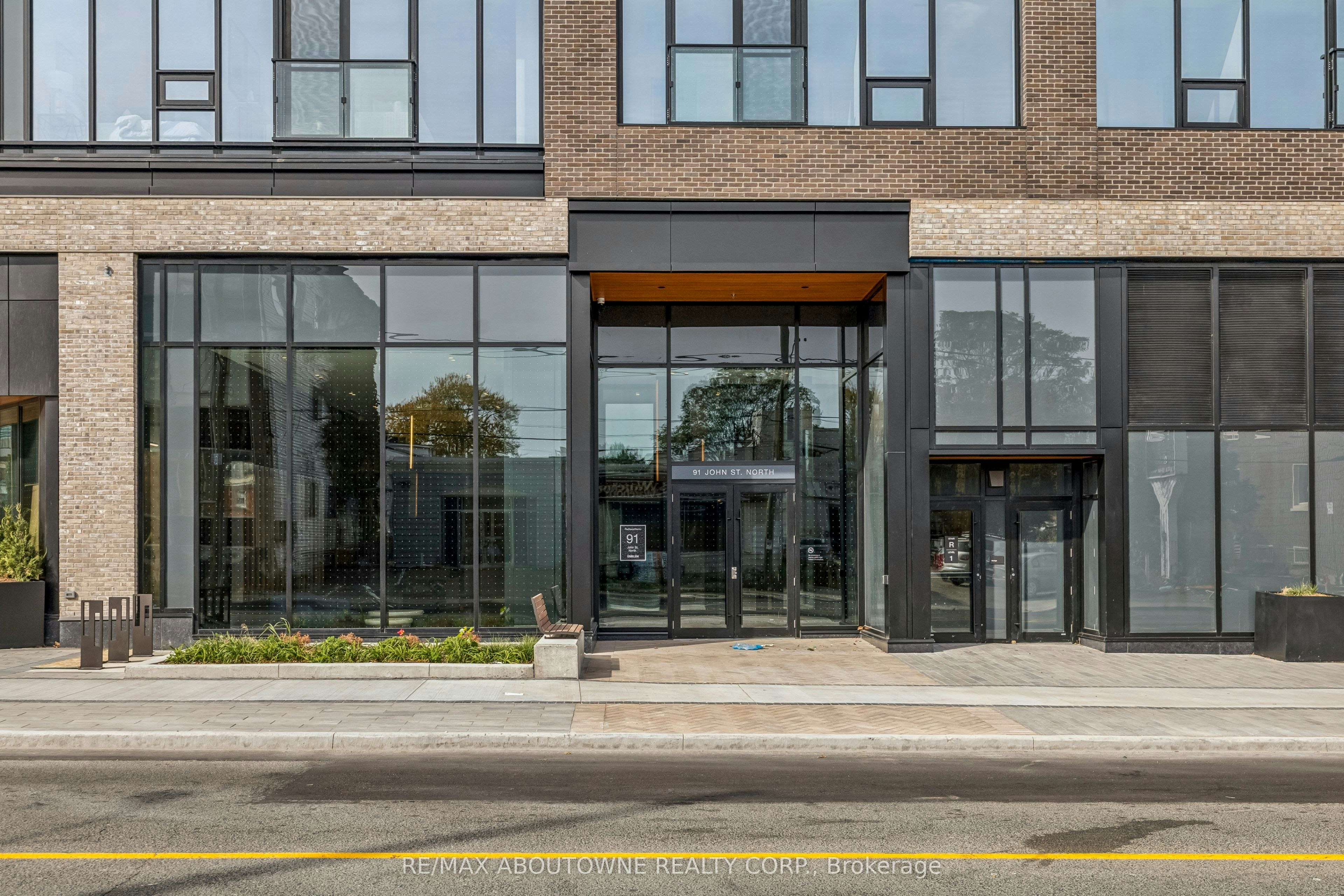 1802-91 John Street N, Hamilton, ON, L8R 1H7 - 2