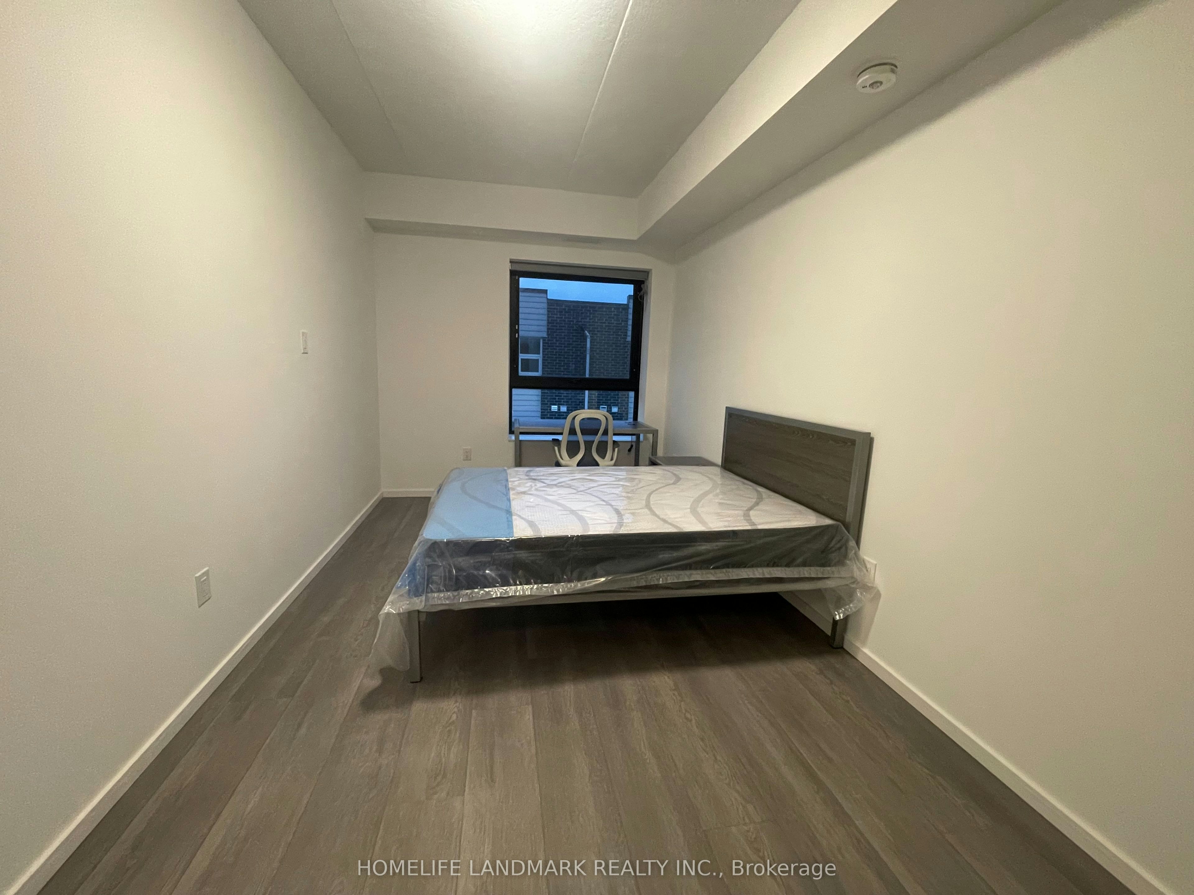 303-88 Hickory Street W, Waterloo, ON, N2L 3T6 - 8