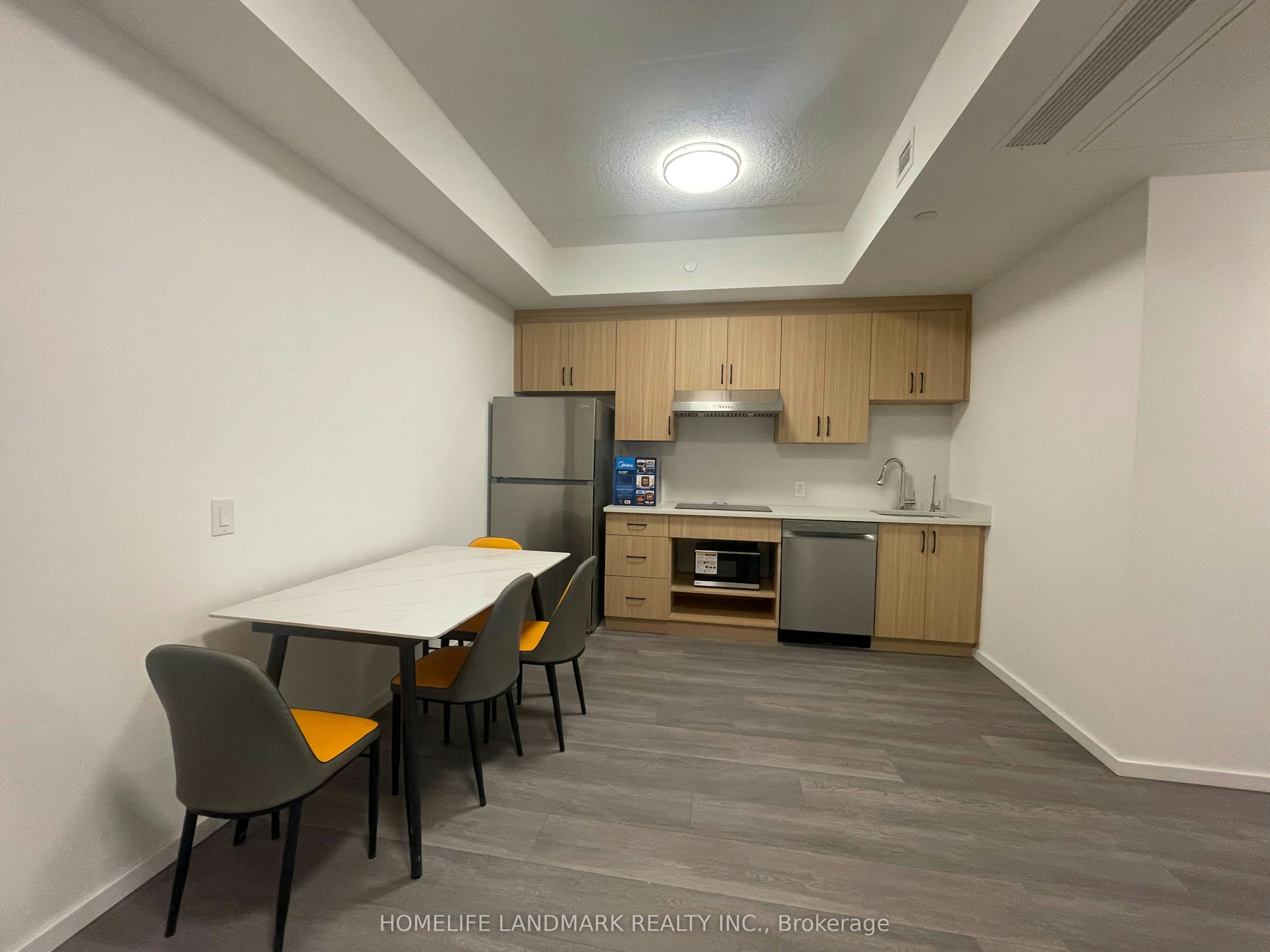 303-88 Hickory Street W, Waterloo, ON, N2L 3T6 - 4