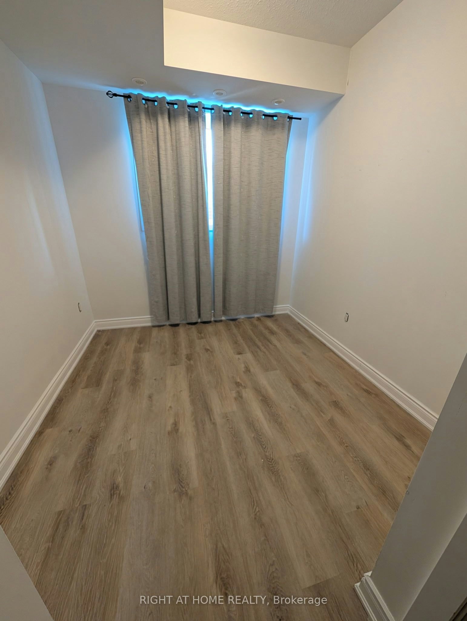 K1-40 Palace Street, Kitchener, ON, N2E 0L2 - 7