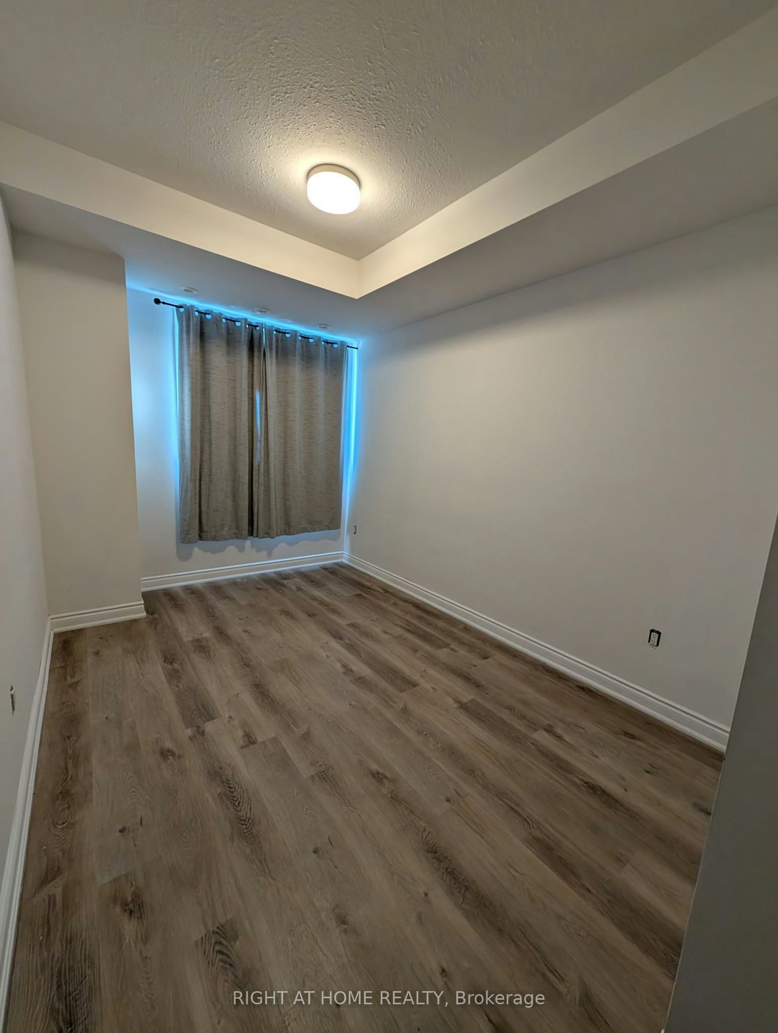 K1-40 Palace Street, Kitchener, ON, N2E 0L2 - 5