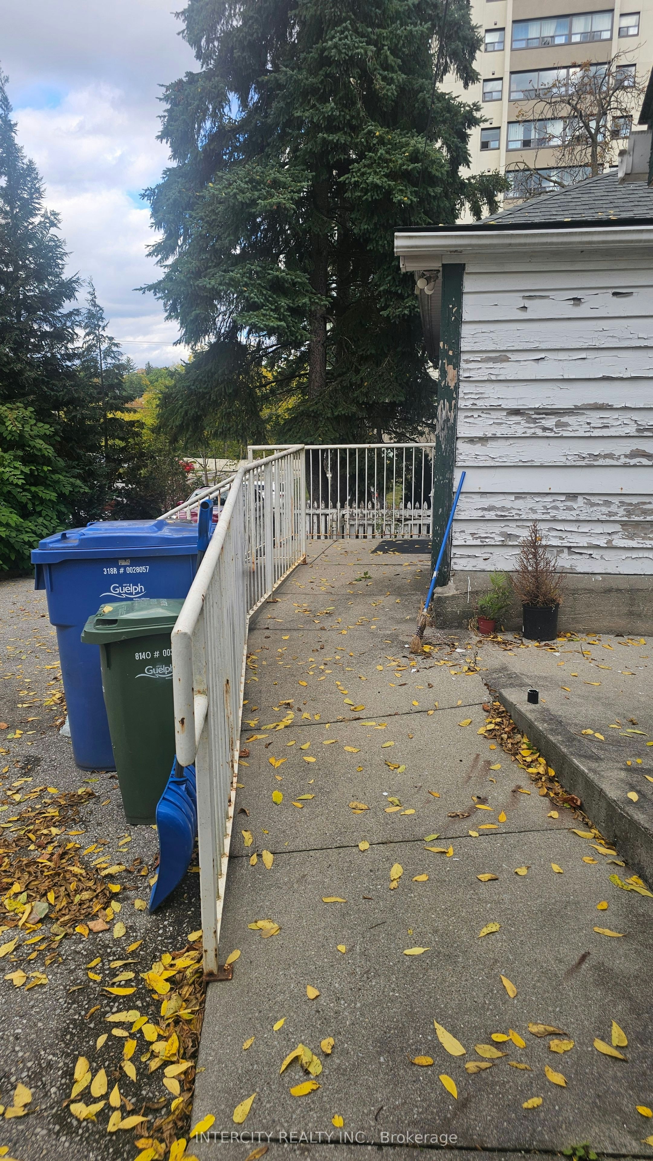 Room 3-44 Cardigan Street, Guelph, ON, N1H 3Z4 - 4
