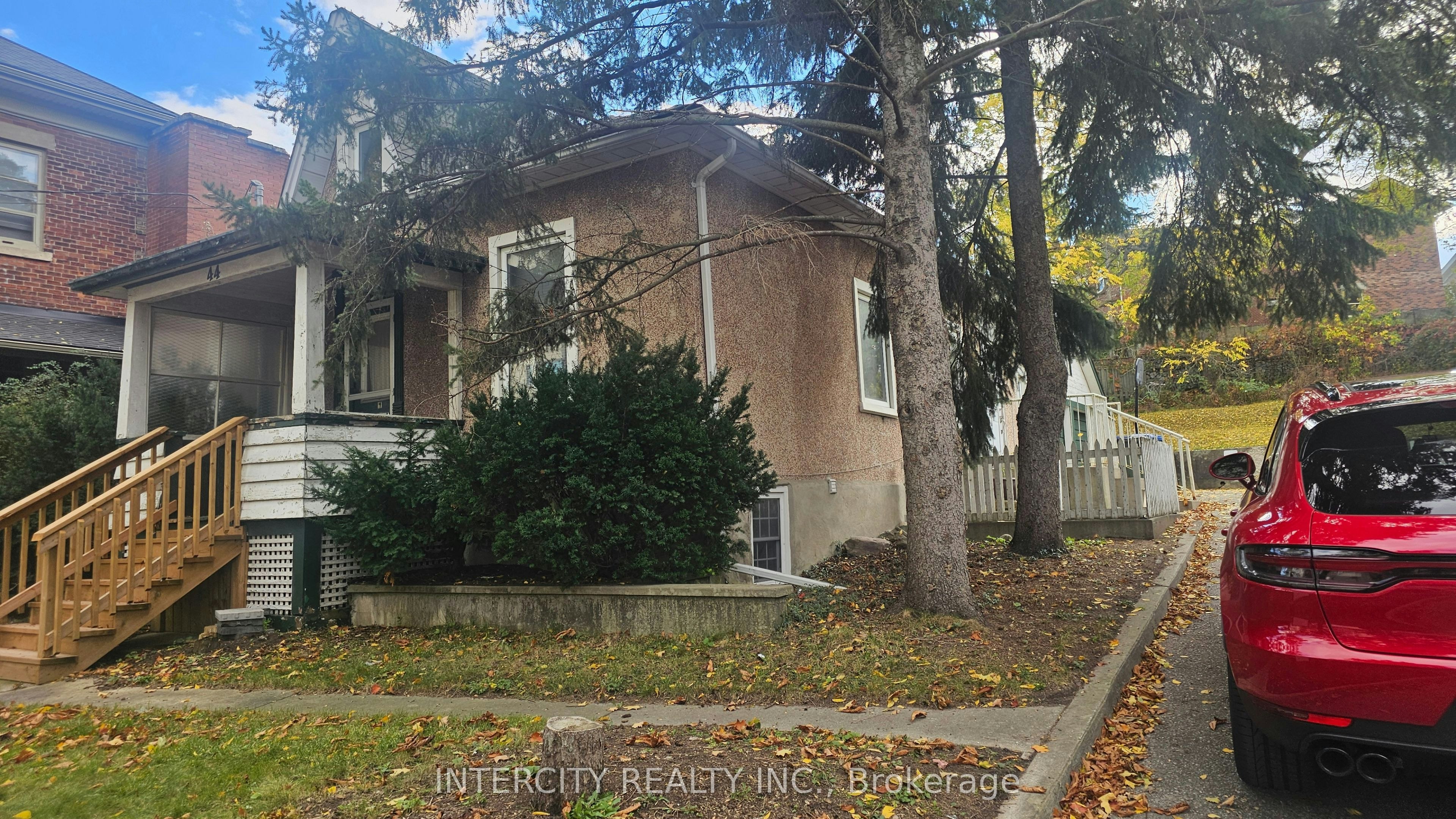 Room 3-44 Cardigan Street, Guelph, ON, N1H 3Z4