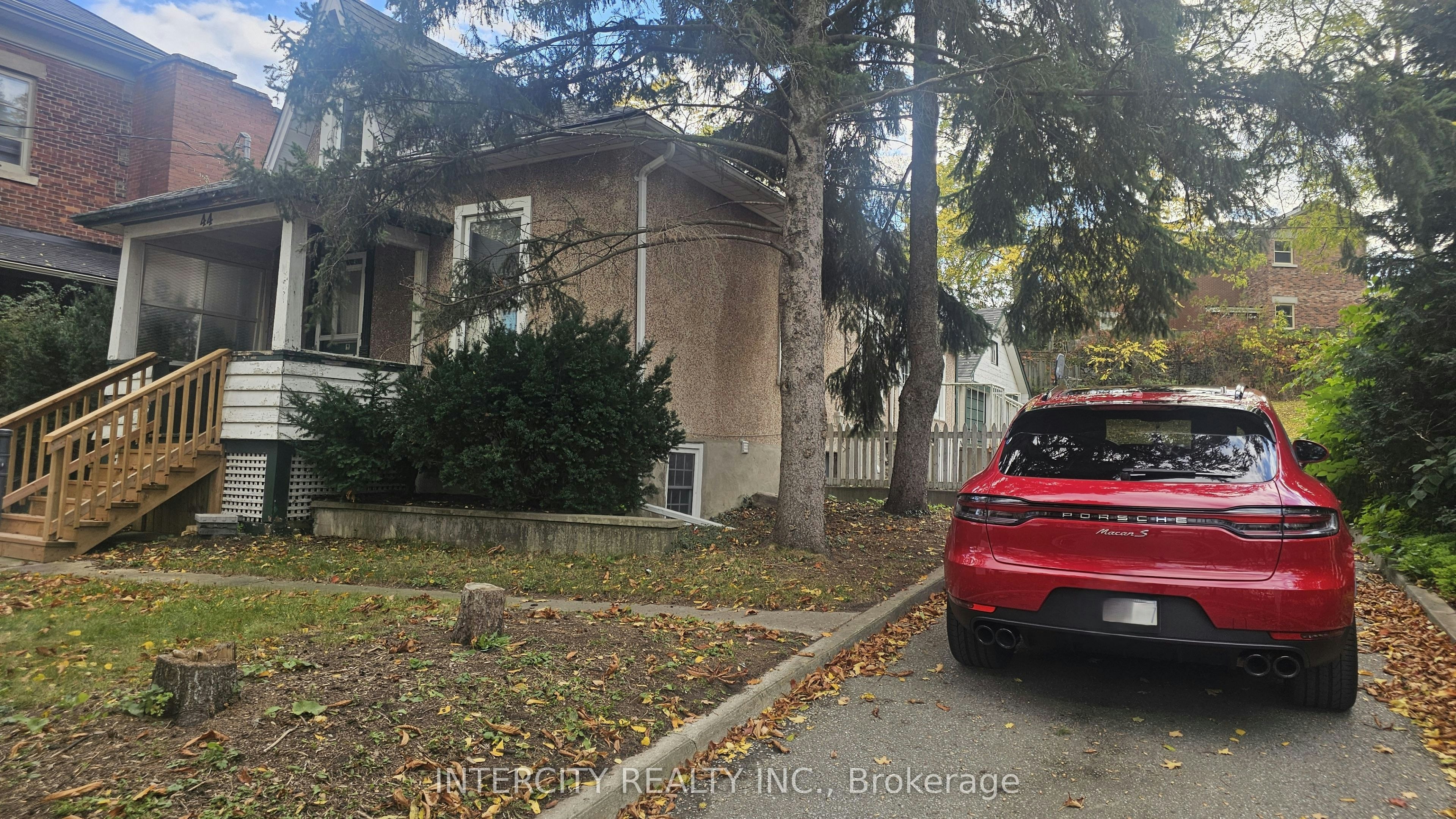 Room 2-44 Cardigan Street, Guelph, ON, N1H 3Z4 - 2