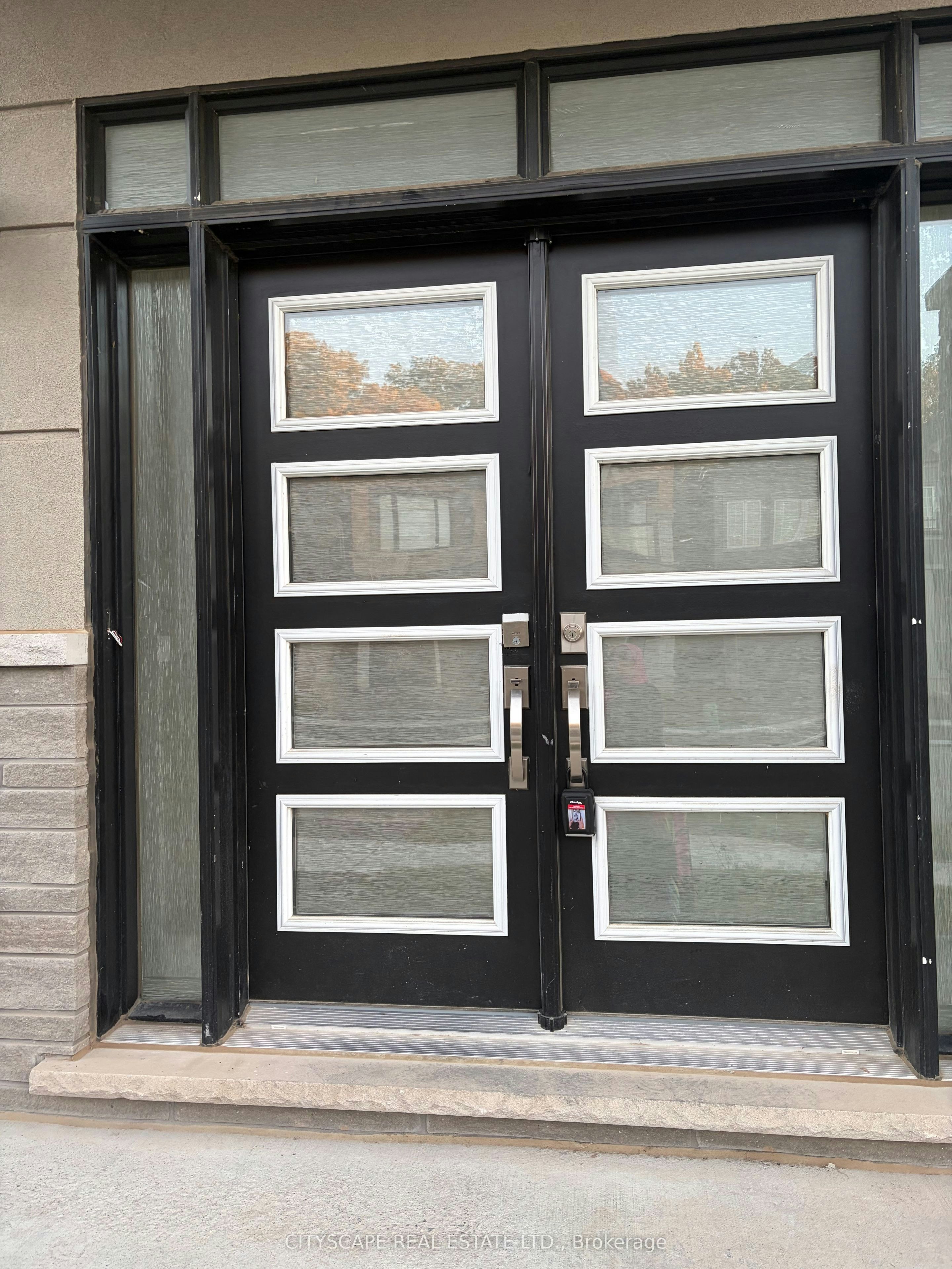 28 Mckernan Avenue, Brantford, ON, N3V 0C2 - 10