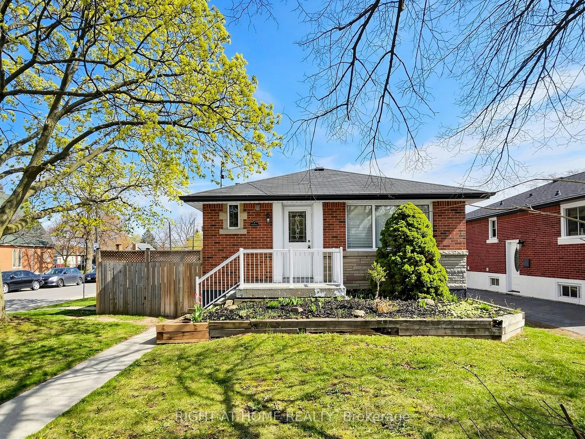 1 Welbourn Drive, Hamilton, ON, L9A 3N1