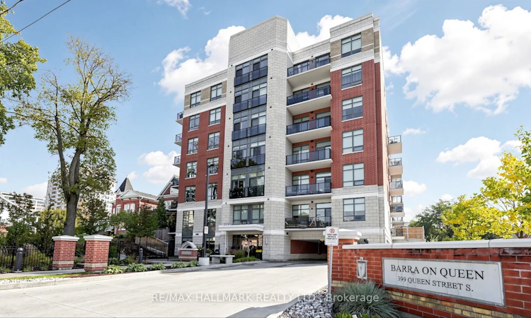 414-399 Queen Street S