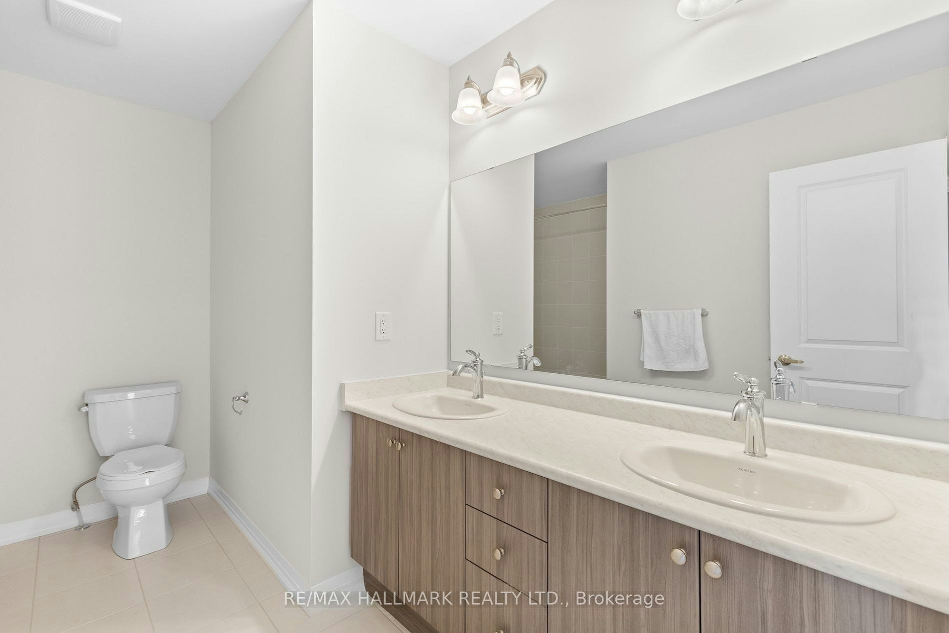 16 Crossmore Crescent, Cambridge, ON, N1S 0C7 - 19