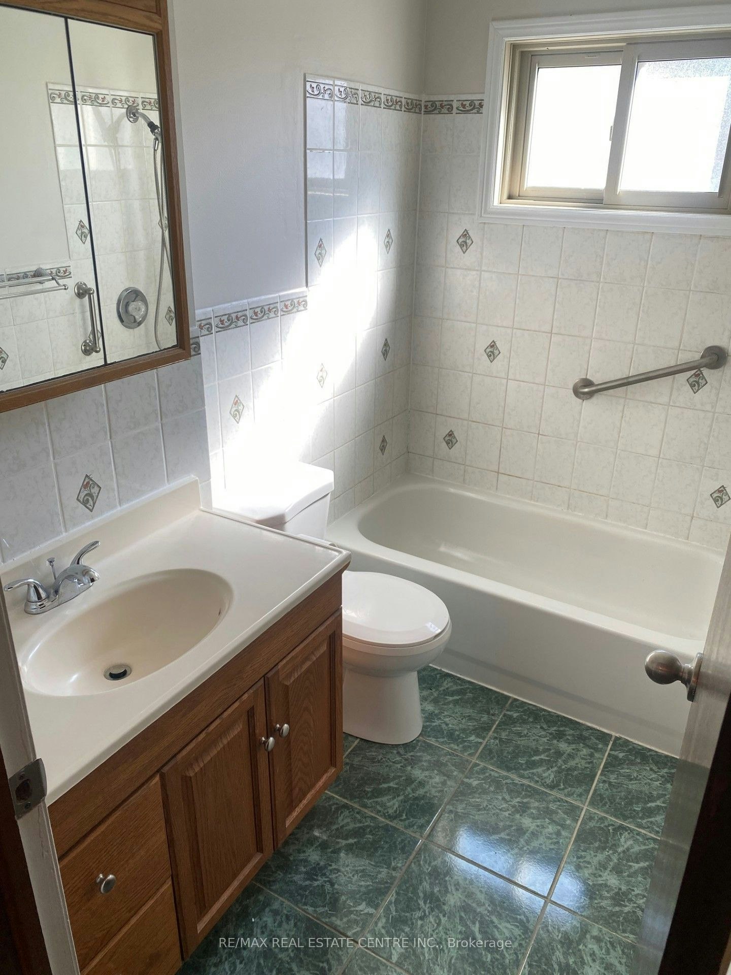 58 Fifth Avenue, Kitchener, ON, N2C 1P4 - 9