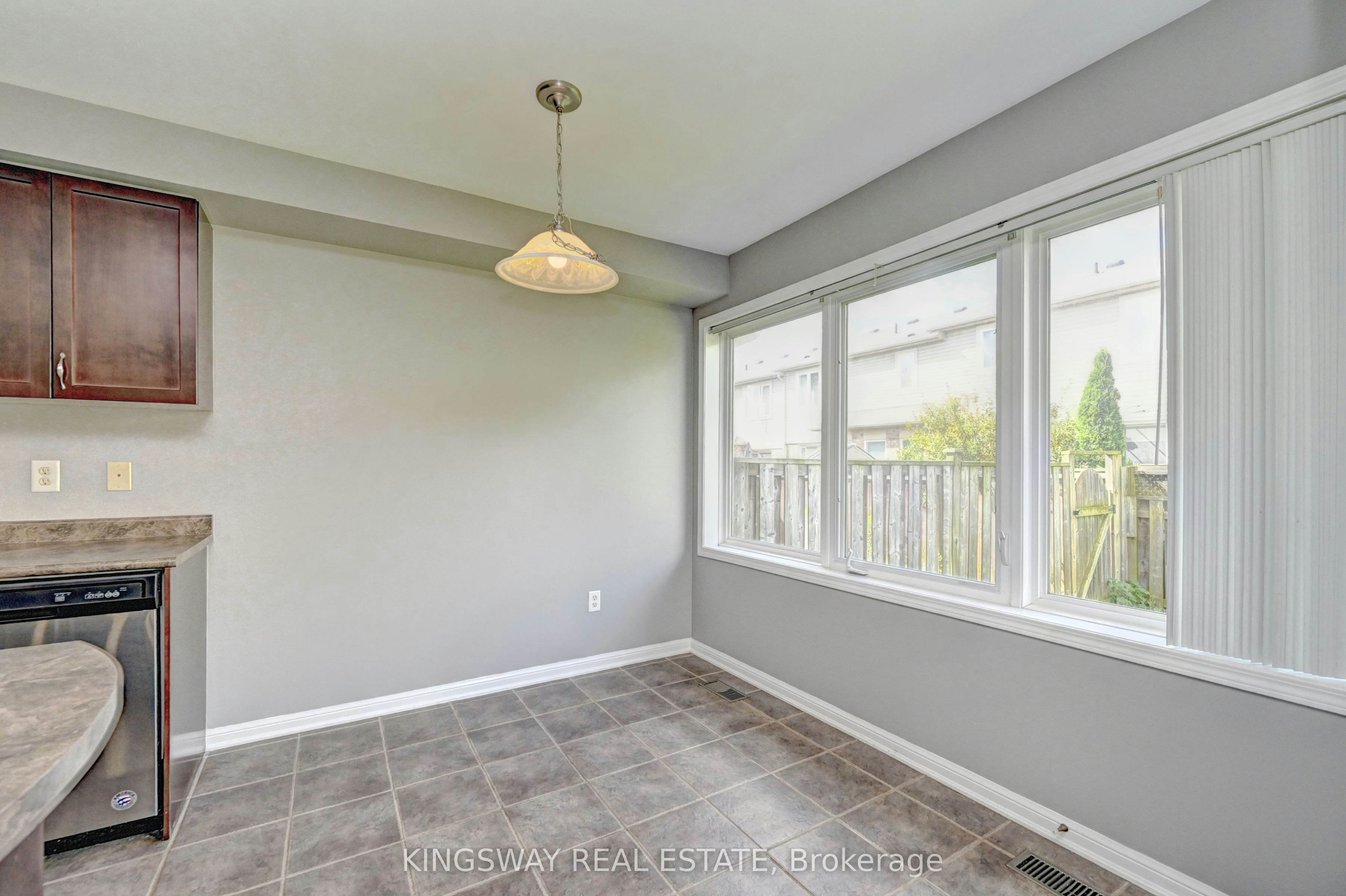 103 Blackbird Circle, Cambridge, ON, N3C 0A9 - 14