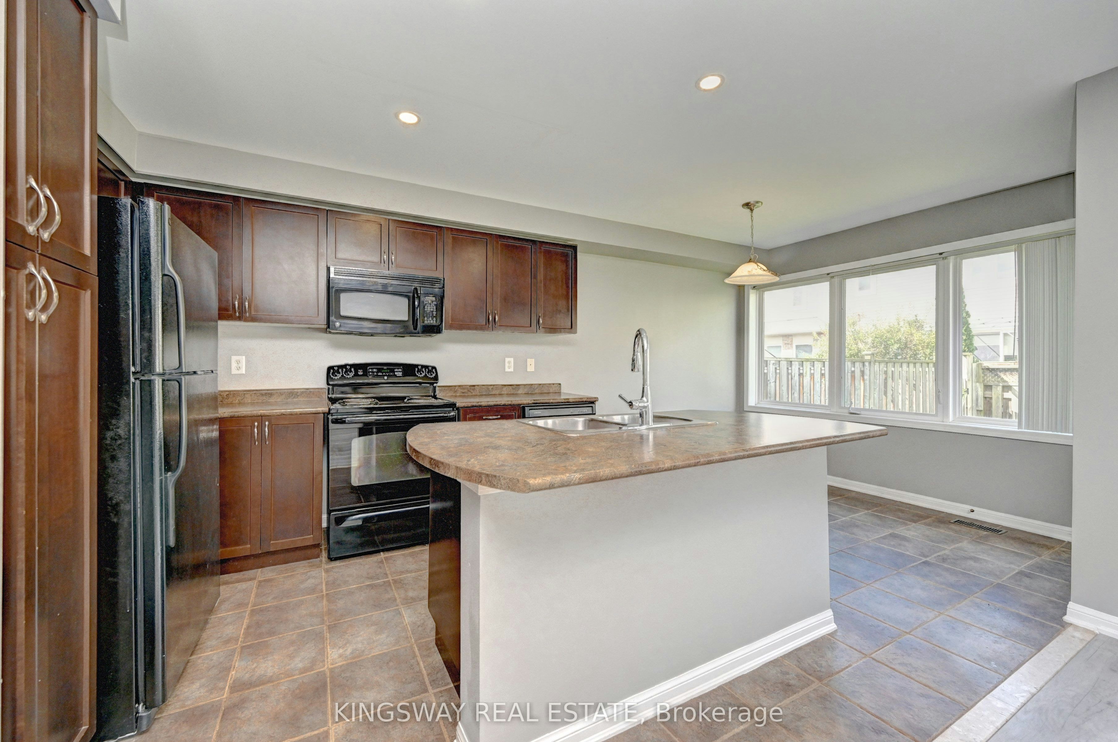 103 Blackbird Circle, Cambridge, ON, N3C 0A9 - 18