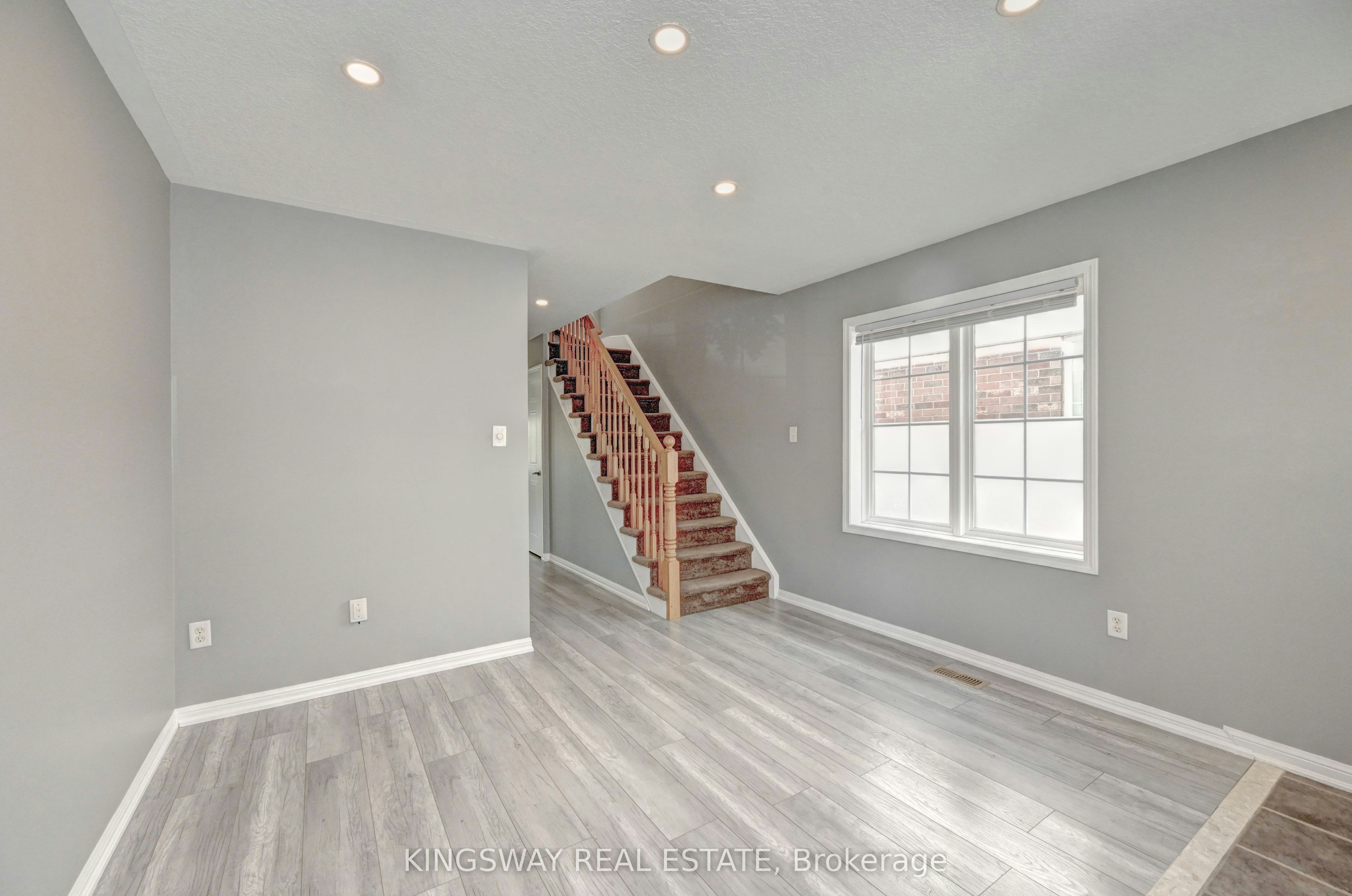 103 Blackbird Circle, Cambridge, ON, N3C 0A9 - 13