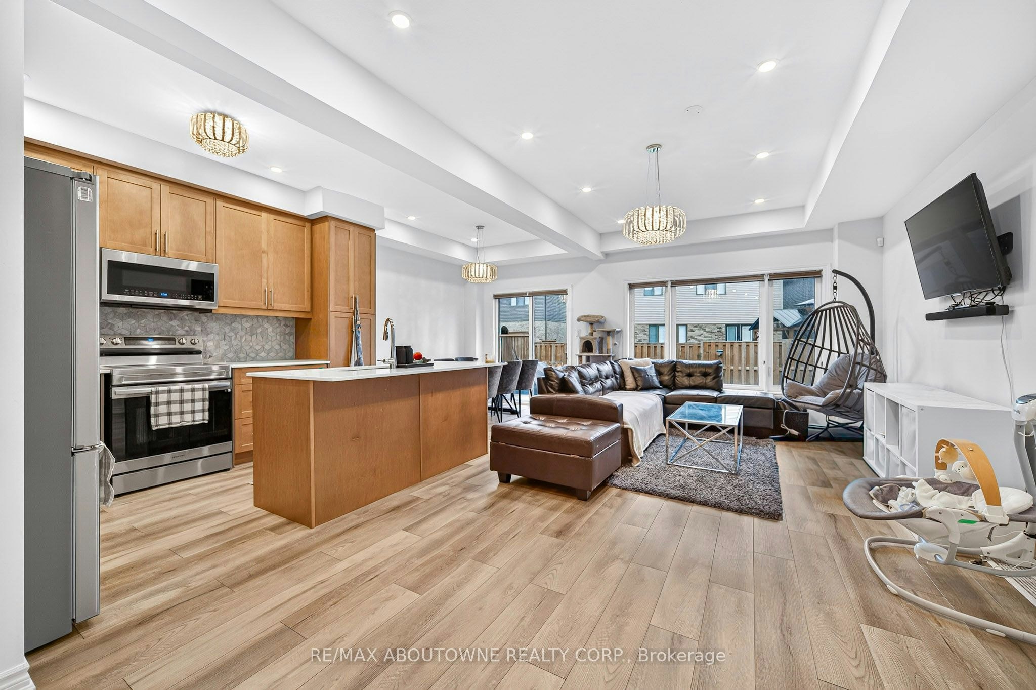 33 Bellhouse Avenue, Brantford, ON, N3T 0T9 - 3