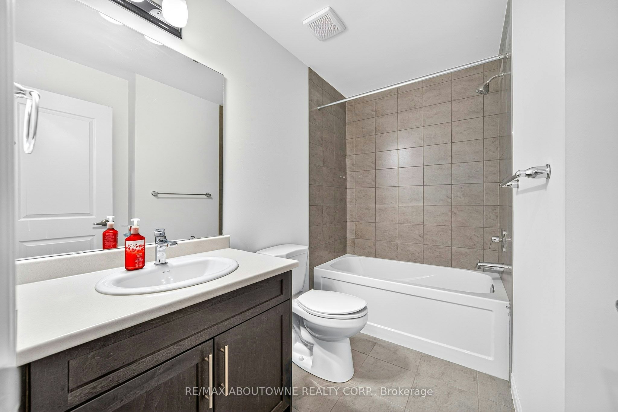 33 Bellhouse Avenue, Brantford, ON, N3T 0T9 - 22