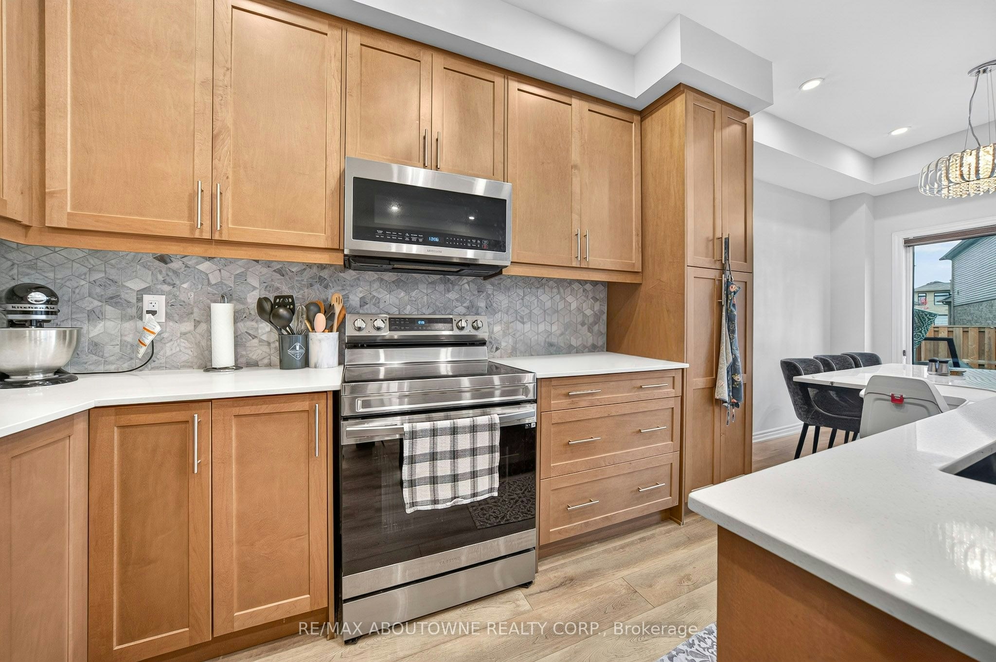 33 Bellhouse Avenue, Brantford, ON, N3T 0T9 - 8