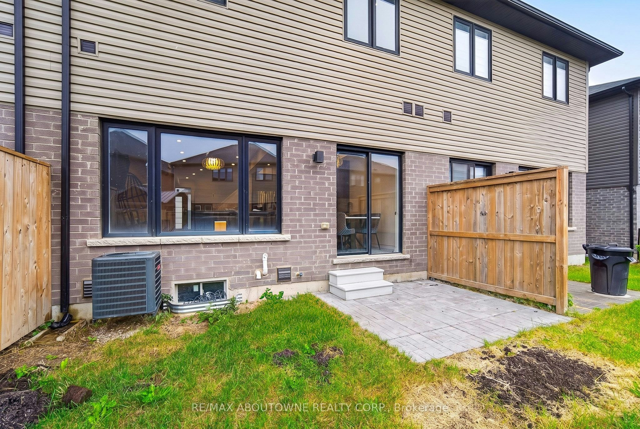 33 Bellhouse Avenue, Brantford, ON, N3T 0T9 - 25
