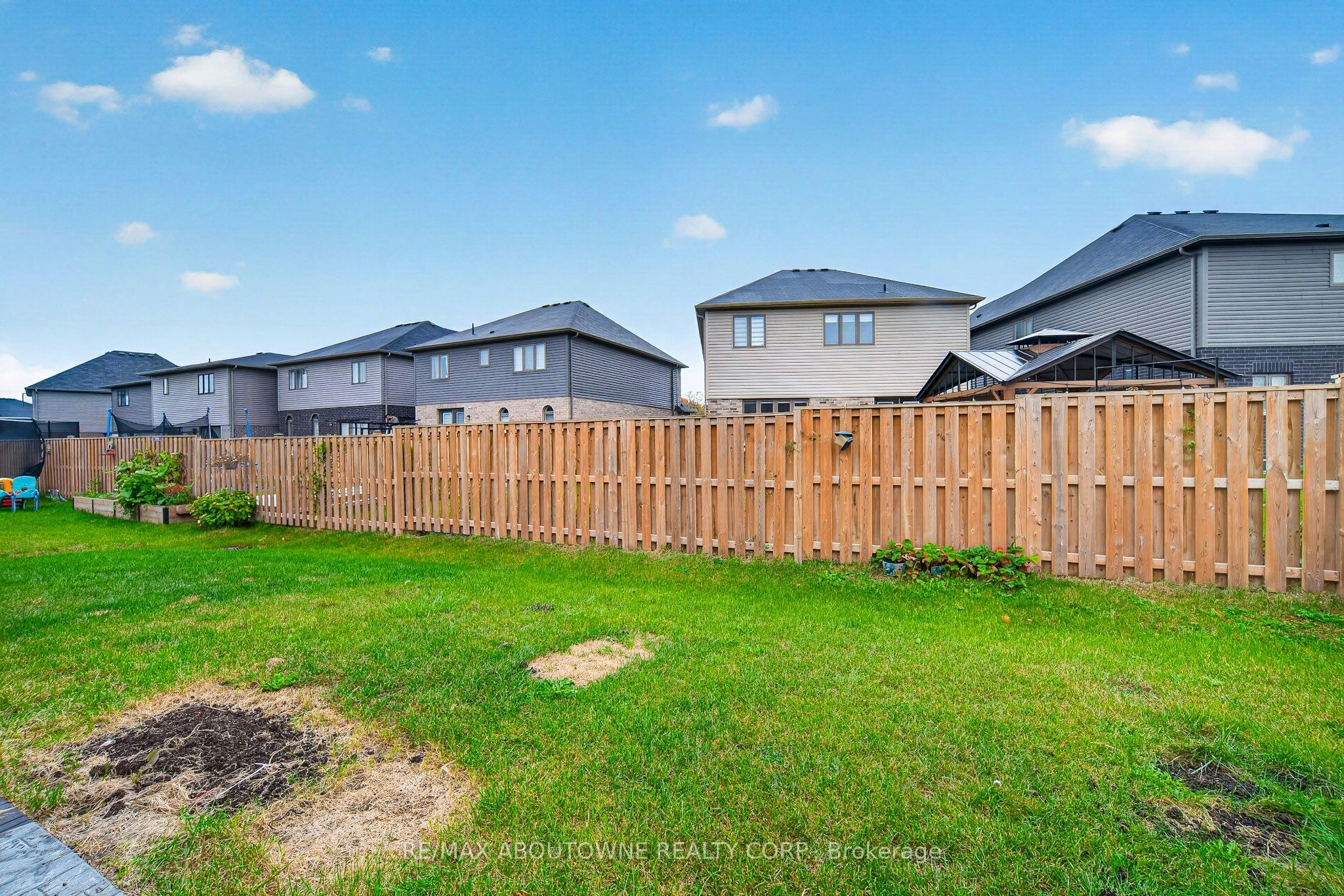 33 Bellhouse Avenue, Brantford, ON, N3T 0T9 - 26