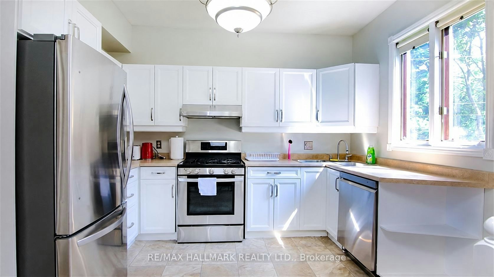496 Highbury Avenue N, London, ON, N5W 4K4 - 9