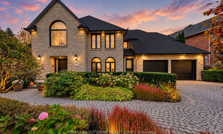 54 Deerview Avenue