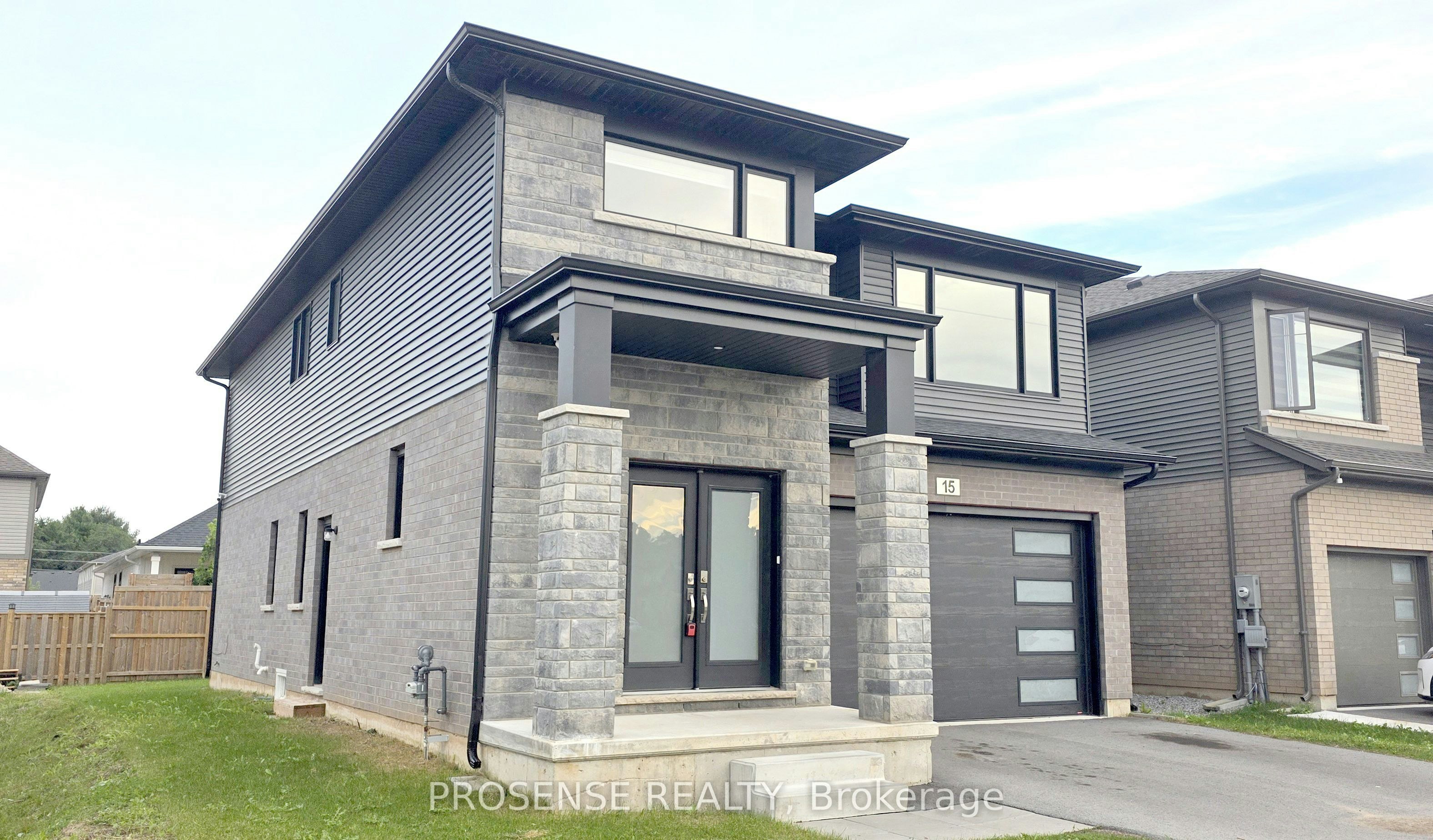15 Samuel Avenue, Pelham, ON, L3E 0G9 - 2