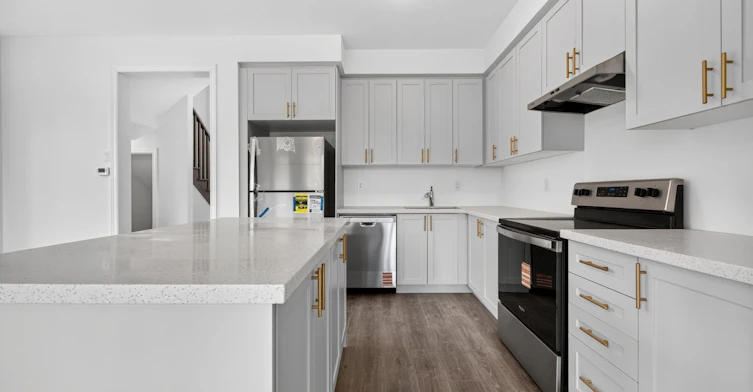 113 Watts Mews, Kawartha Lakes, ON, K9V 5V4 - 5