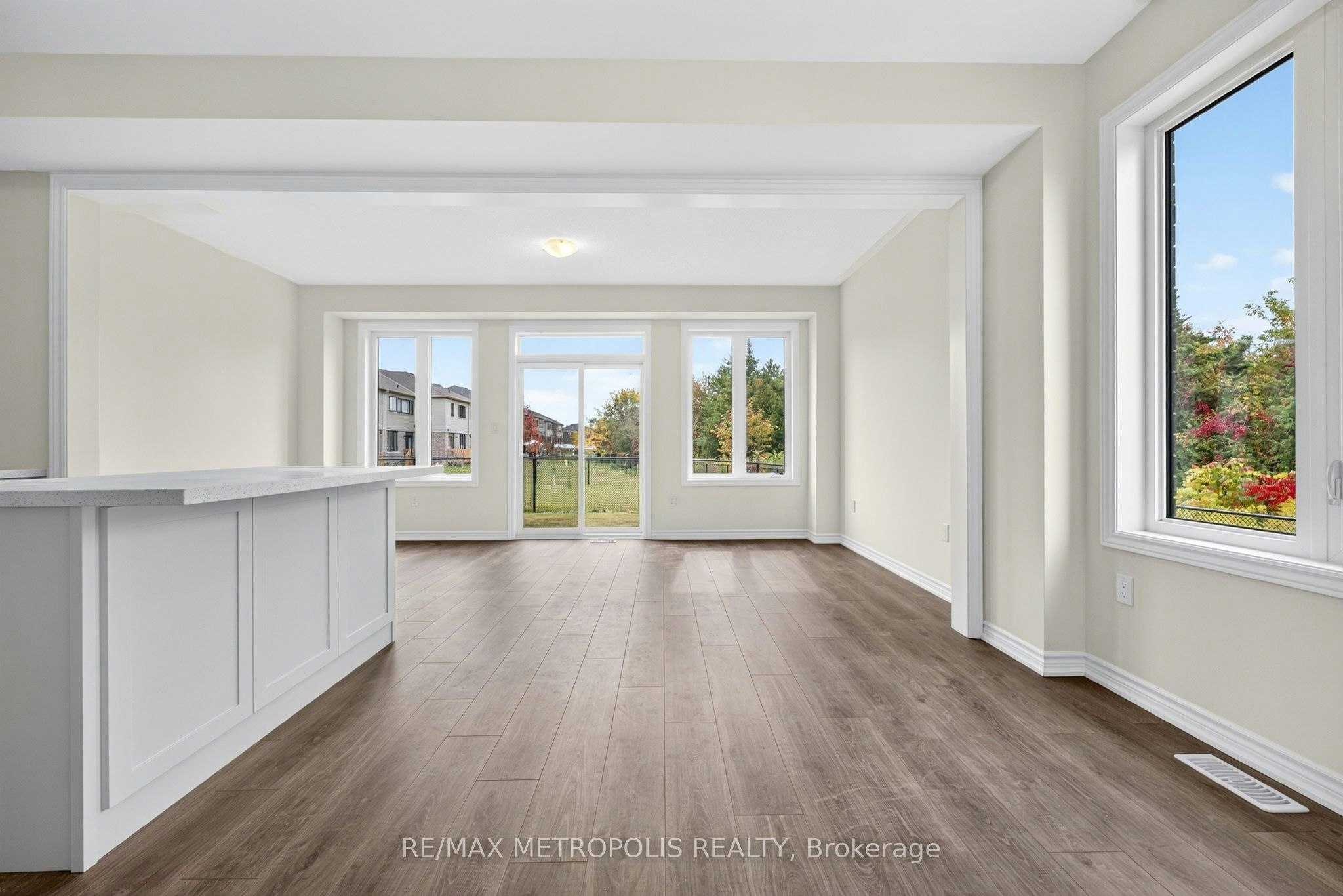 113 Watts Mews, Kawartha Lakes, ON, K9V 5V4 - 2