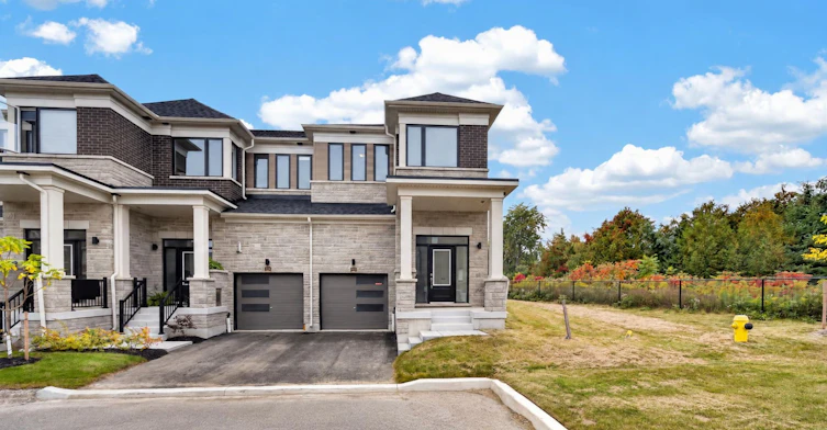 113 Watts Mews, Kawartha Lakes, ON, K9V 5V4
