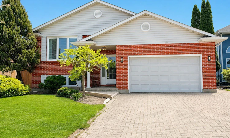 12 Stoney Brook Crescent