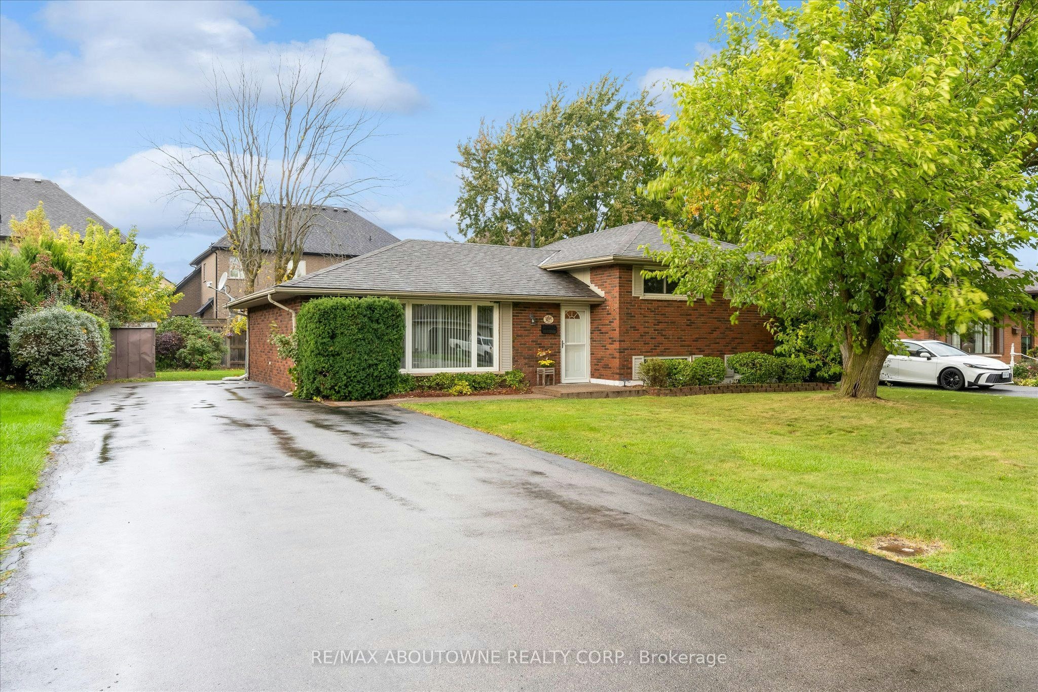 7 Douglas Avenue, Grimsby, ON, L3M 4E3