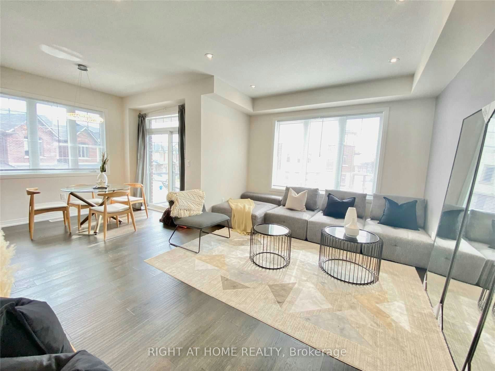42 Farley Lane, Hamilton, ON, L9G 3K9
