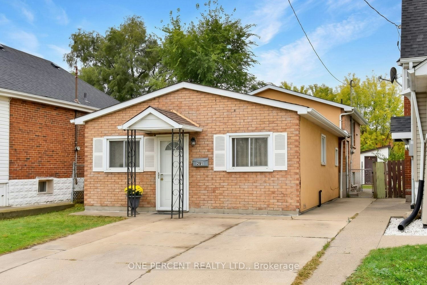 201 Strathearne Avenue, Hamilton, ON, L8H 5K7